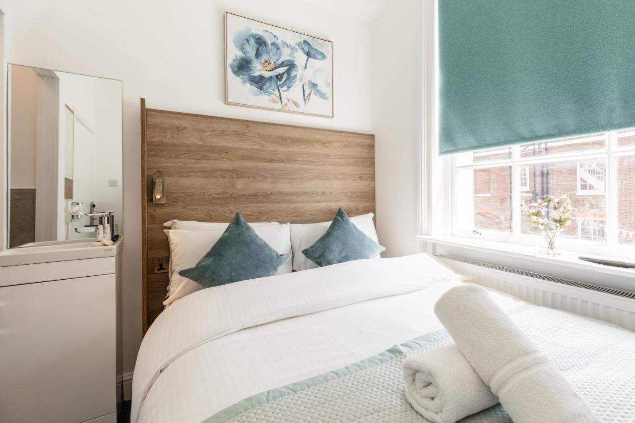 The Chapter - Griffin House Londra